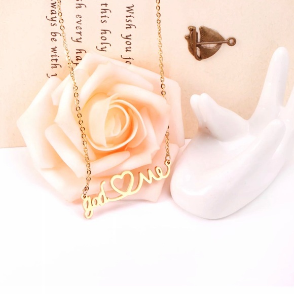 ✨God Loves Me Necklace✨ - Picture 2 of 4